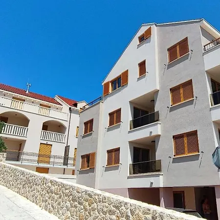 Casa Laurea 4*
