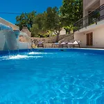 Casa Laurea 4*