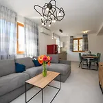 Πανσιόν Casa Laurea 4*