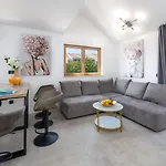 Casa Laurea Πανσιόν 4*