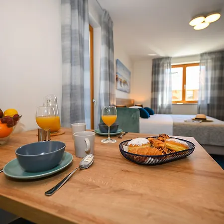 Vendégház Casa Laurea Zaton