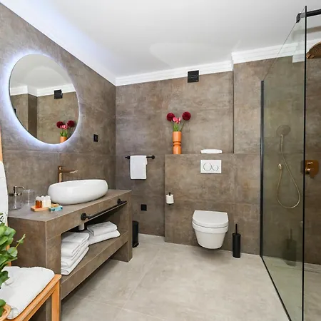 Vendégház Casa Laurea 4*