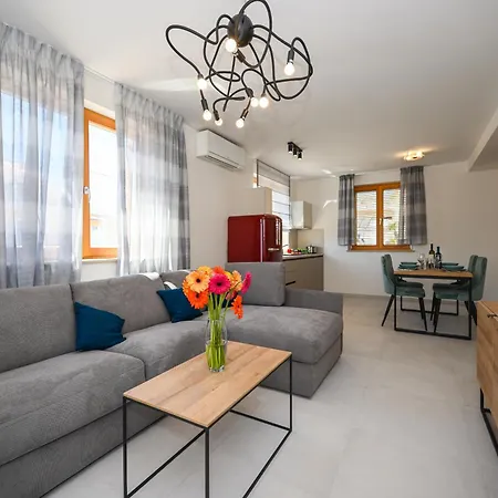 Vendégház Casa Laurea 4*