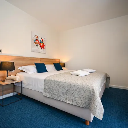 Vendégház Casa Laurea 4*