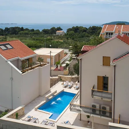 Vendégház Casa Laurea Zaton