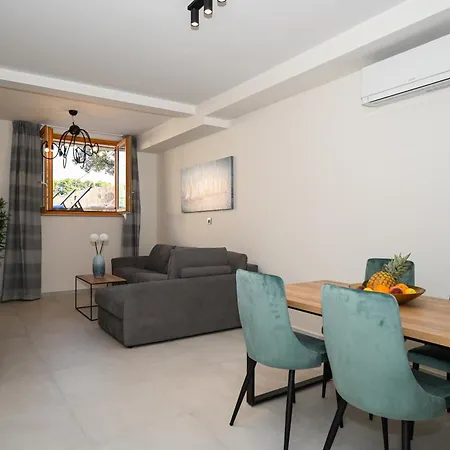 Casa Laurea 4*