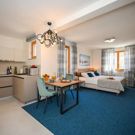 Vendégház Casa Laurea Zaton