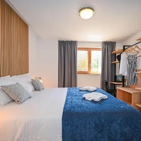 Casa Laurea 4*