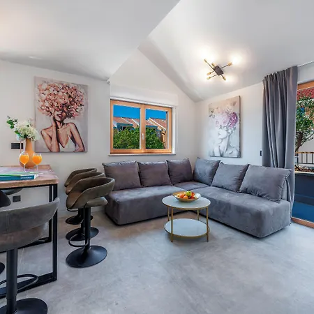Casa Laurea 4*